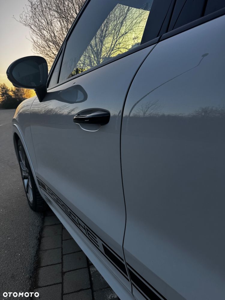 Porsche Cayenne - 24