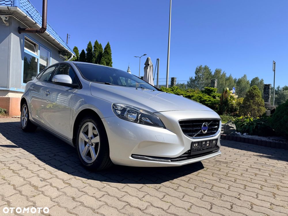 Volvo V40 D2 Momentum - 1