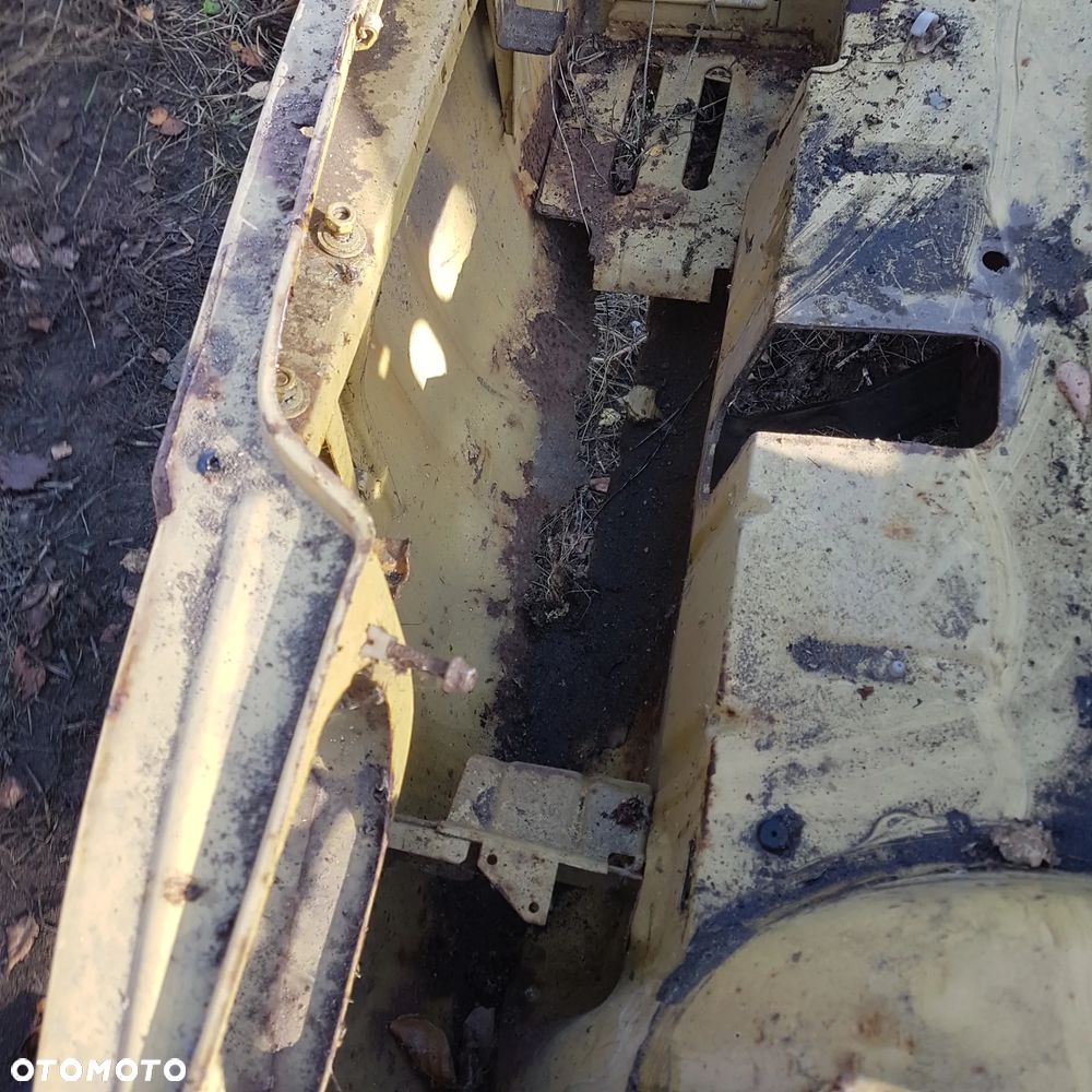 błotnik poszycie pas przedni podszybie okular podłoga nadkole słupek buda karoseria ćwiartka fiat 126p maluch fl st - 24