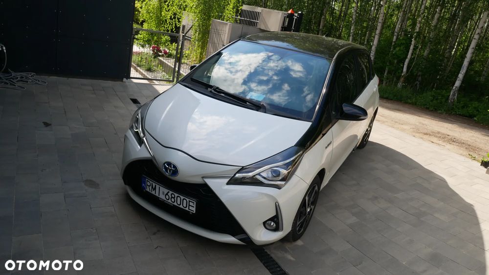 Toyota Yaris Hybrid 100 Selection Platinum - 8