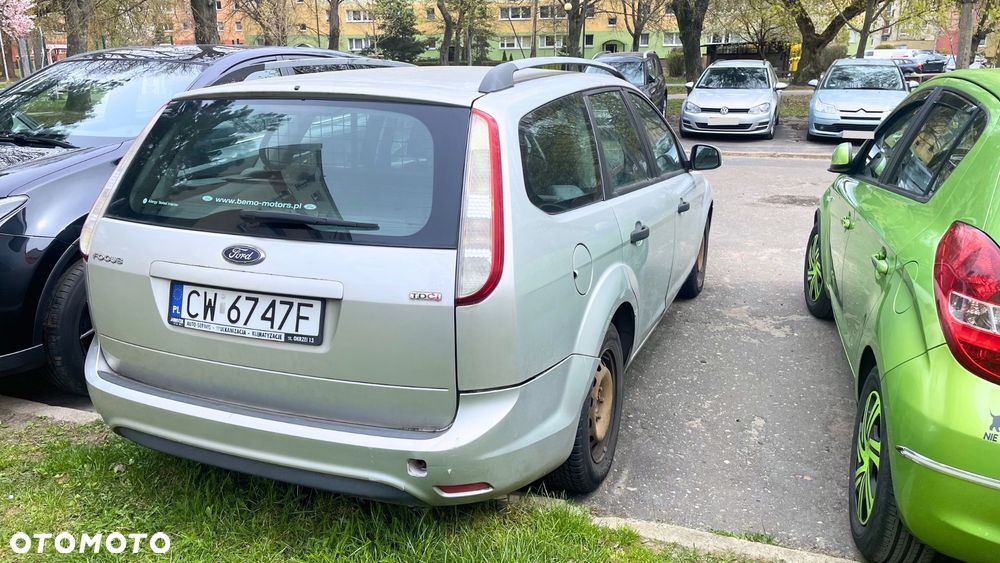 Ford Focus 1.6 TDCi Ambiente - 4