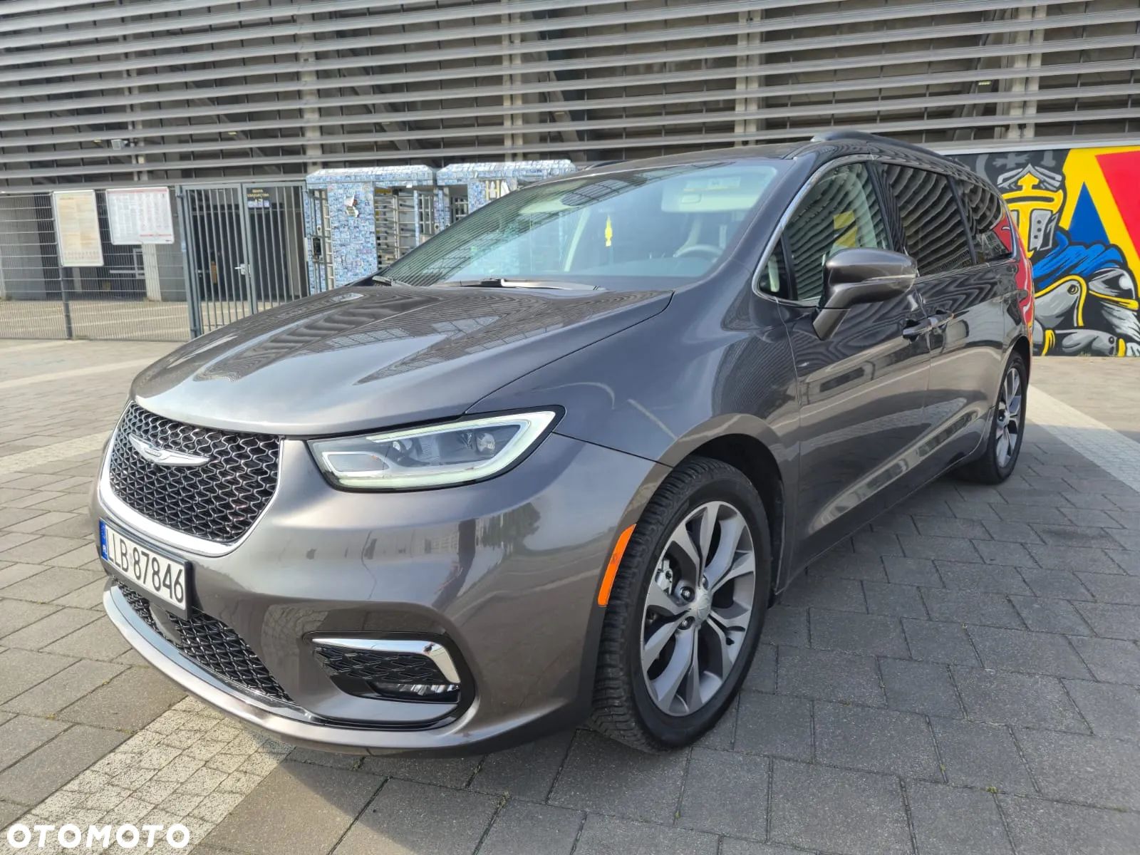 Chrysler Pacifica - 1