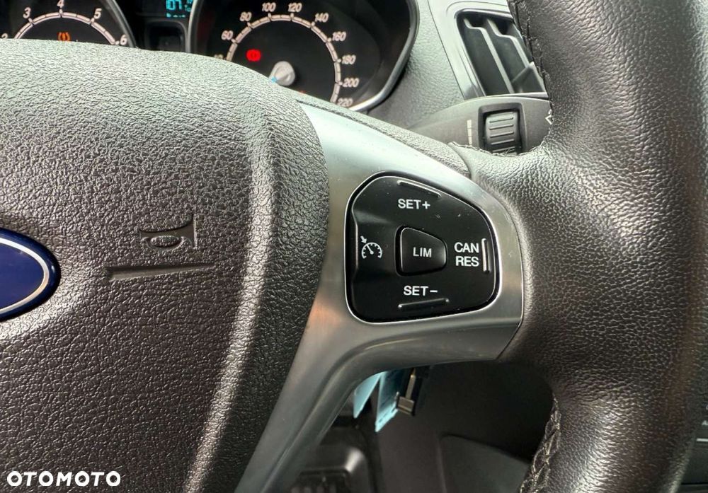 Ford Tourneo Courier - 16