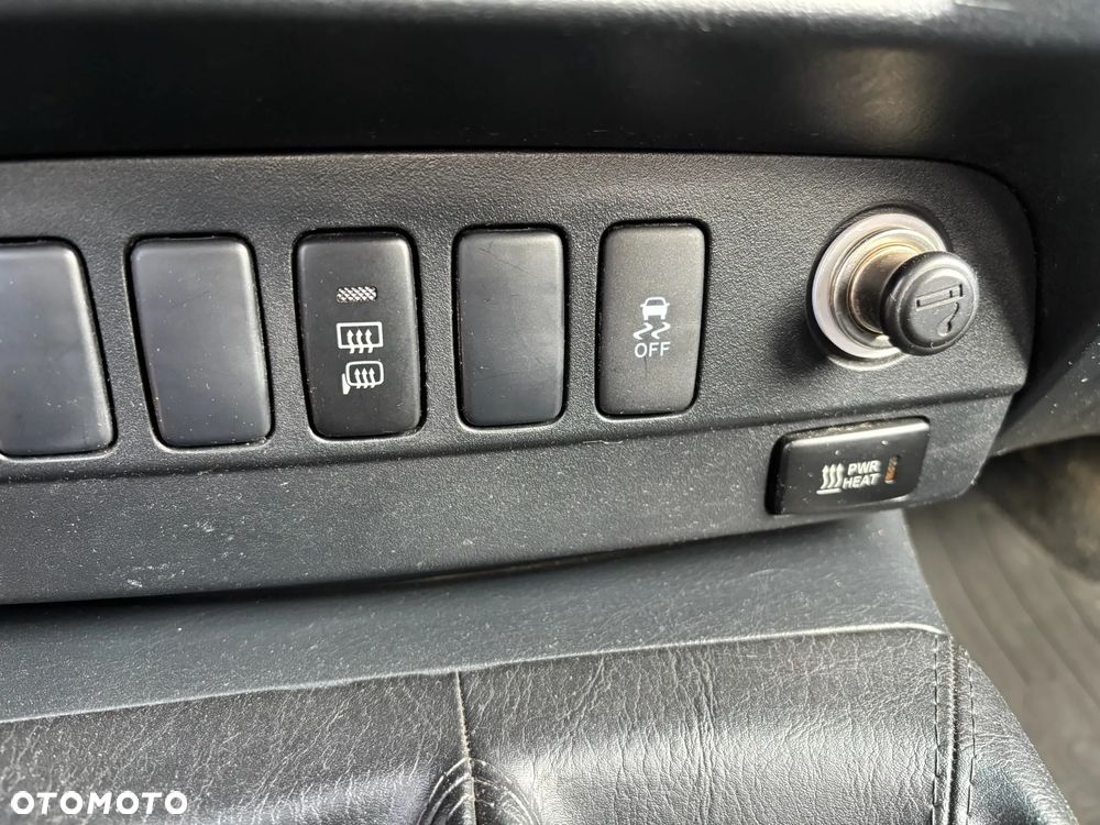 Toyota Hilux 2.5 D-4D SR5 - 24