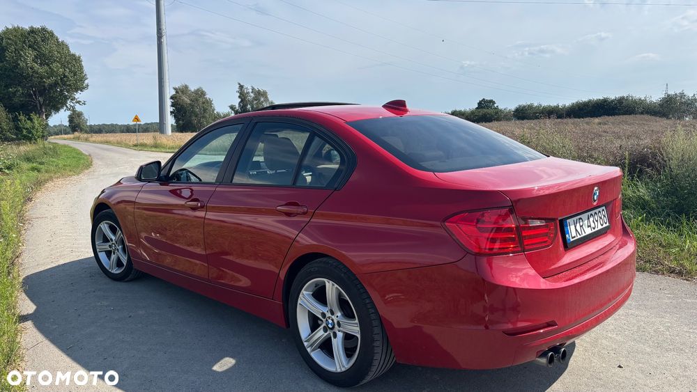 BMW Seria 3 328i xDrive Luxury Line - 7