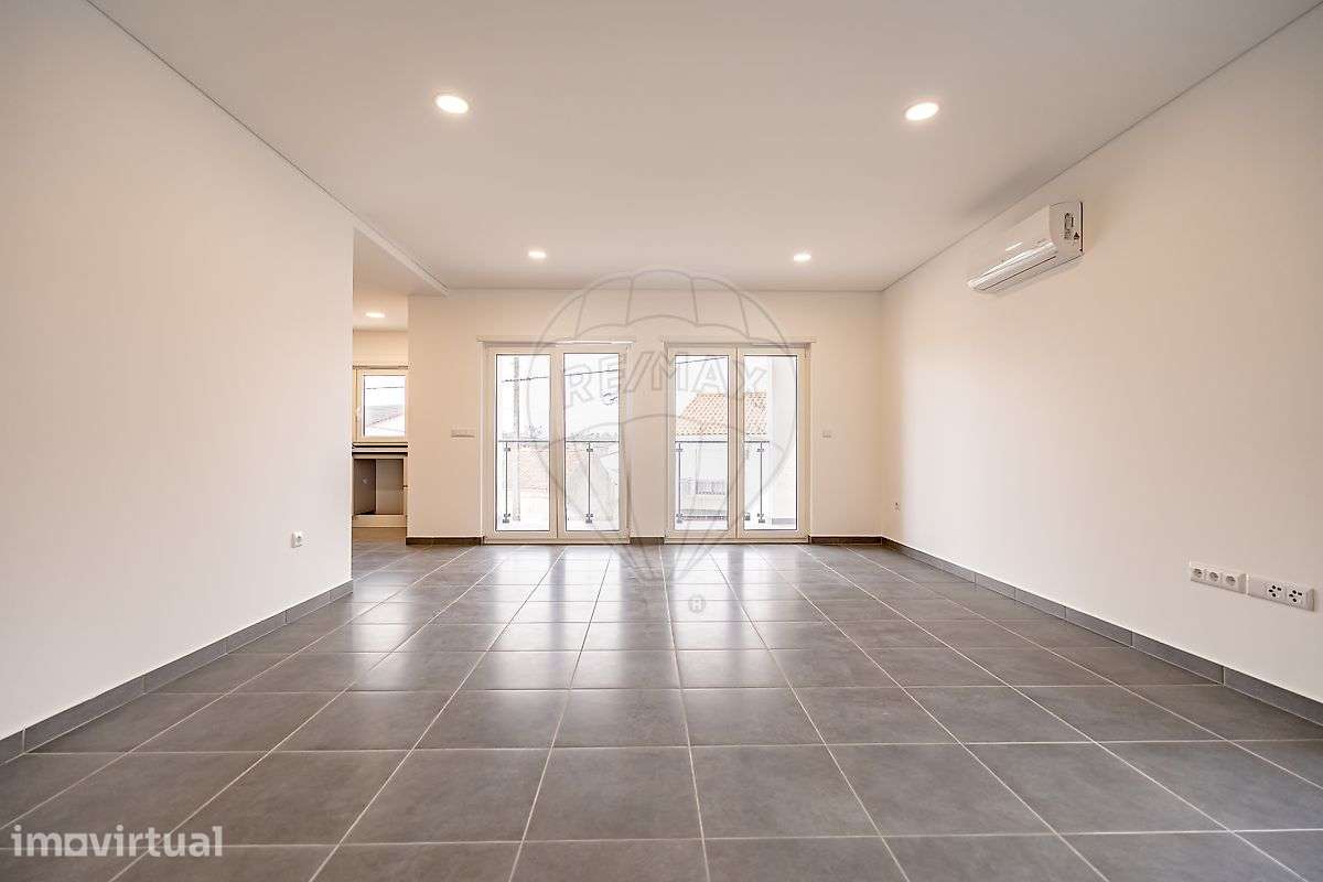 Apartamento T2 para arrendamento - Grande imagem: 2/36