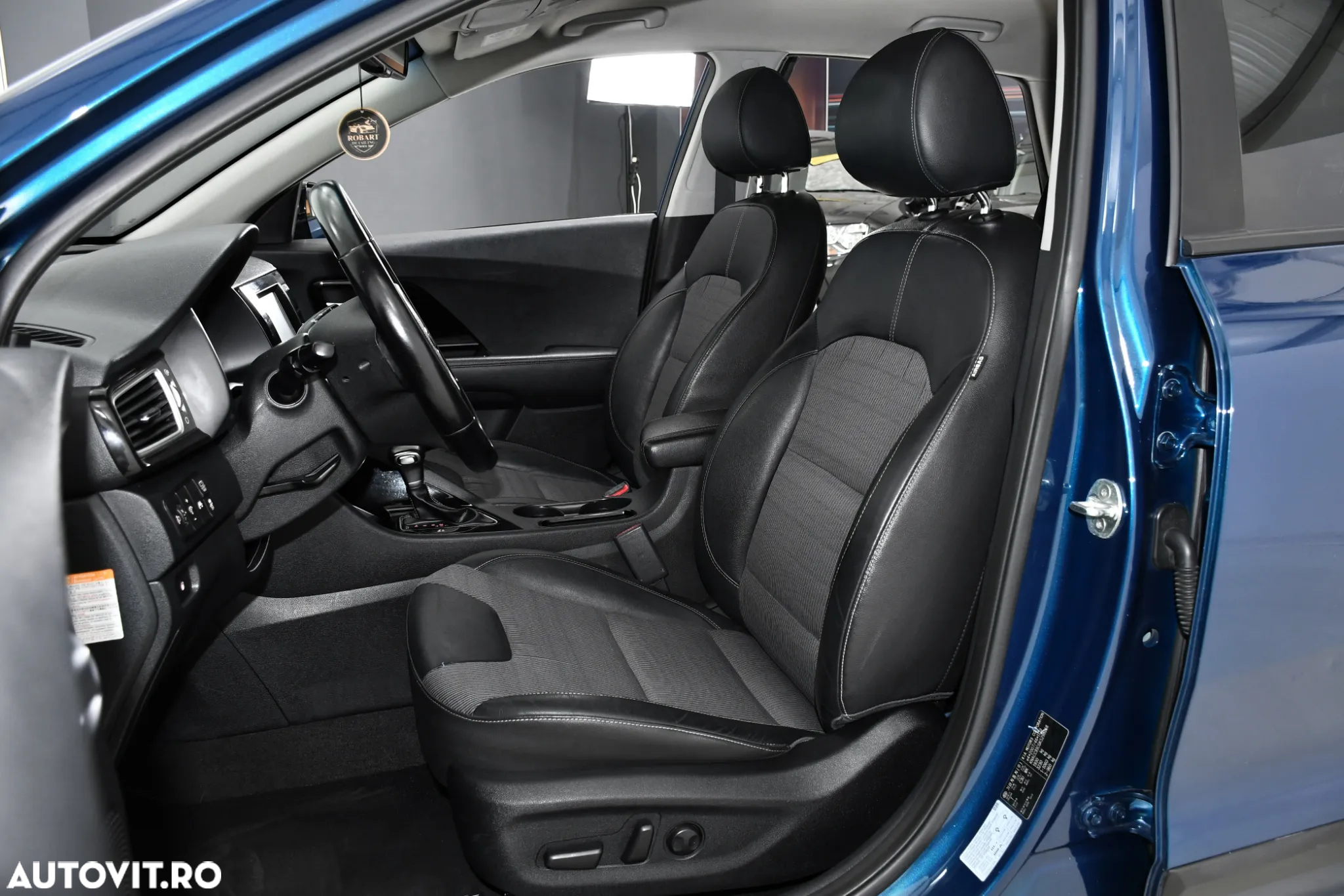 Kia Niro 1.6 GDI 2WD Aut. Vision - 13