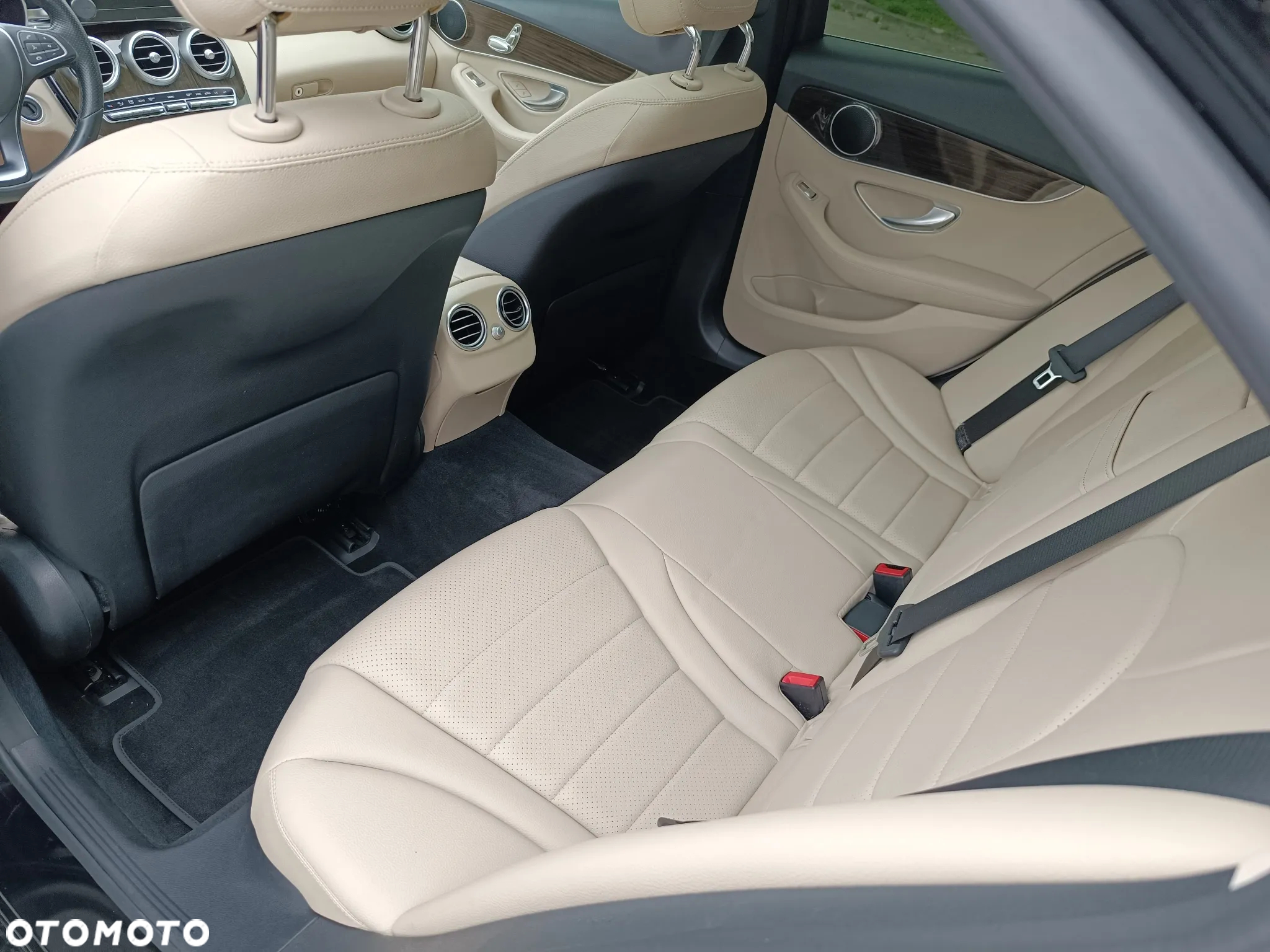 Mercedes-Benz Klasa C 300 7G-TRONIC AMG Line - 21