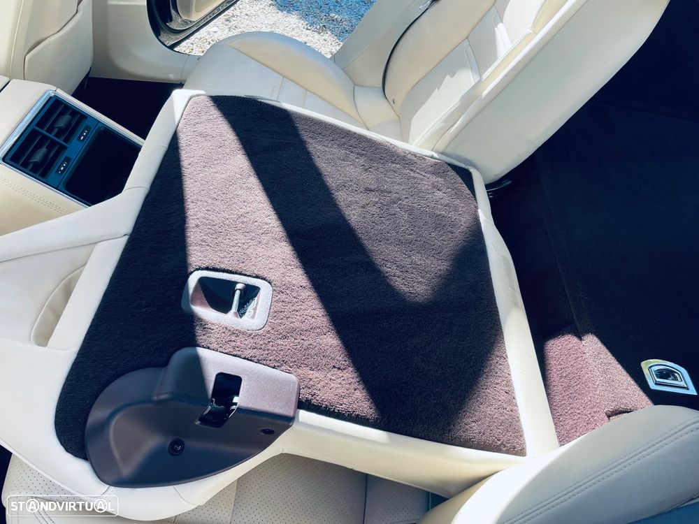 Porsche Panamera 4 E-Hybrid Platinum Edition - 12