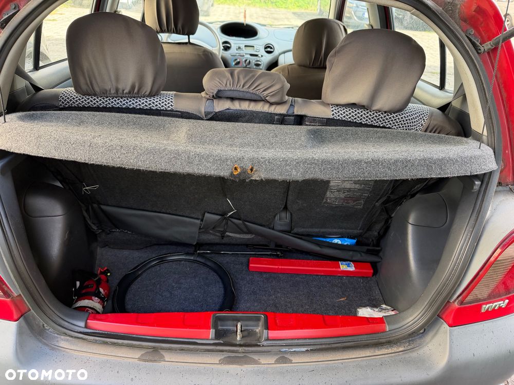 Toyota Yaris 1.0 Base - 12