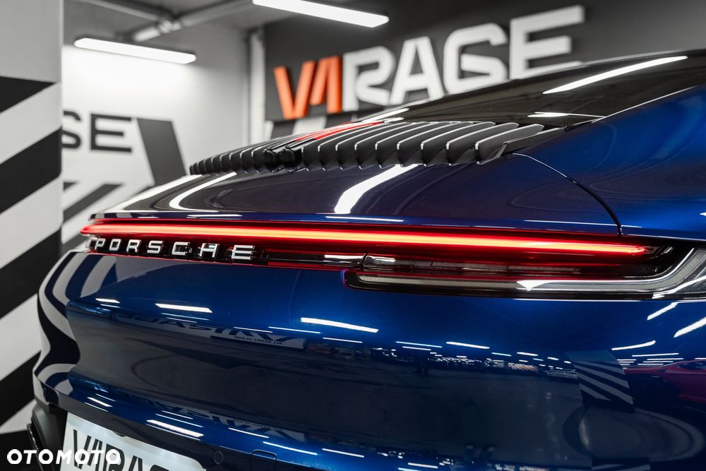 Porsche 911 Carrera 4S - 24