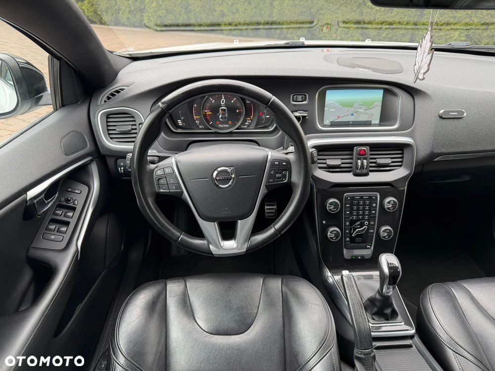Volvo V40 D2 Inscription - 13