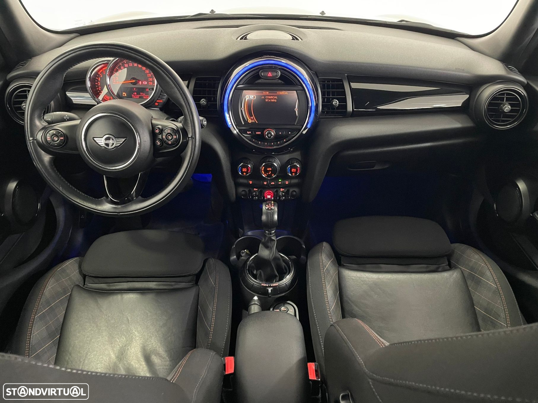 MINI 5 Portas Cooper D Auto - 5