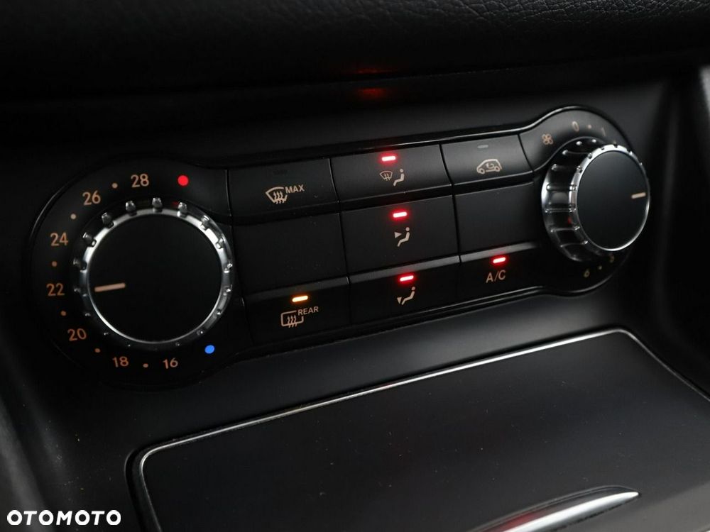 Mercedes-Benz CLA 180 d 7G-DCT - 28