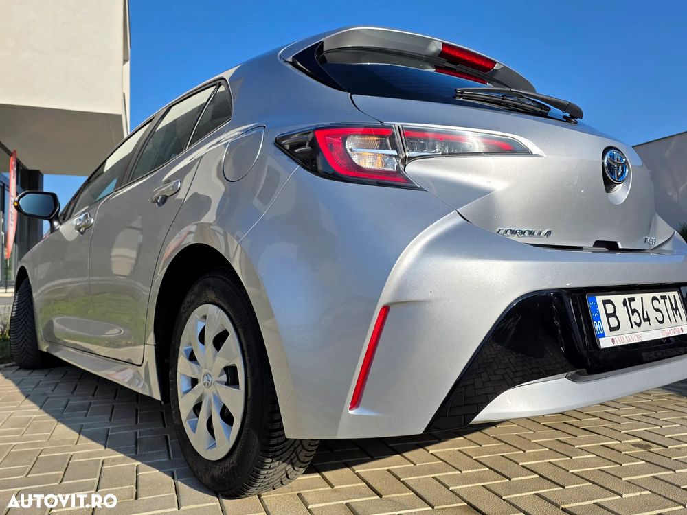 Toyota Corolla 1.8 HSD Business - 11