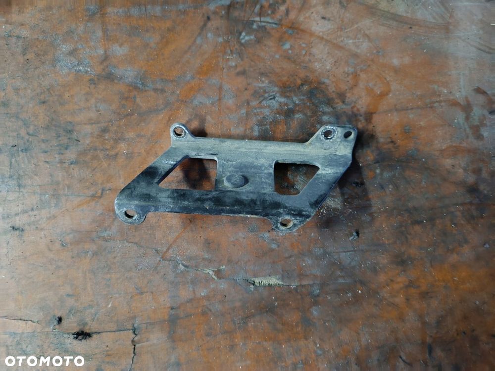 uchwyt sterownika silnika komputera iveco daily 99-14 2.3 2.8 3.0 - 2