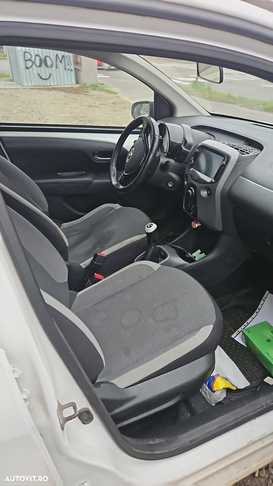 Toyota Aygo 1.0 VVY-I 5 usi X - 4