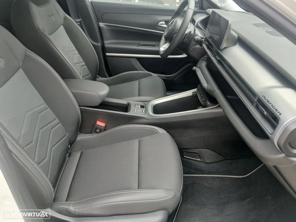 Jeep Avenger 1.2 e-Hybrid Altitude DCT - 19