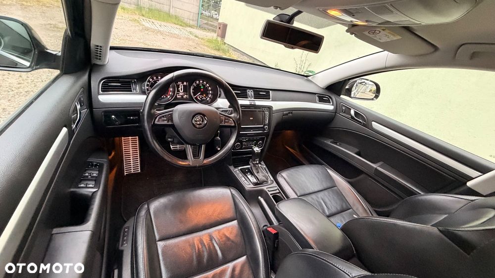 Skoda Superb 2.0 TDI DSG Exclusive - 30