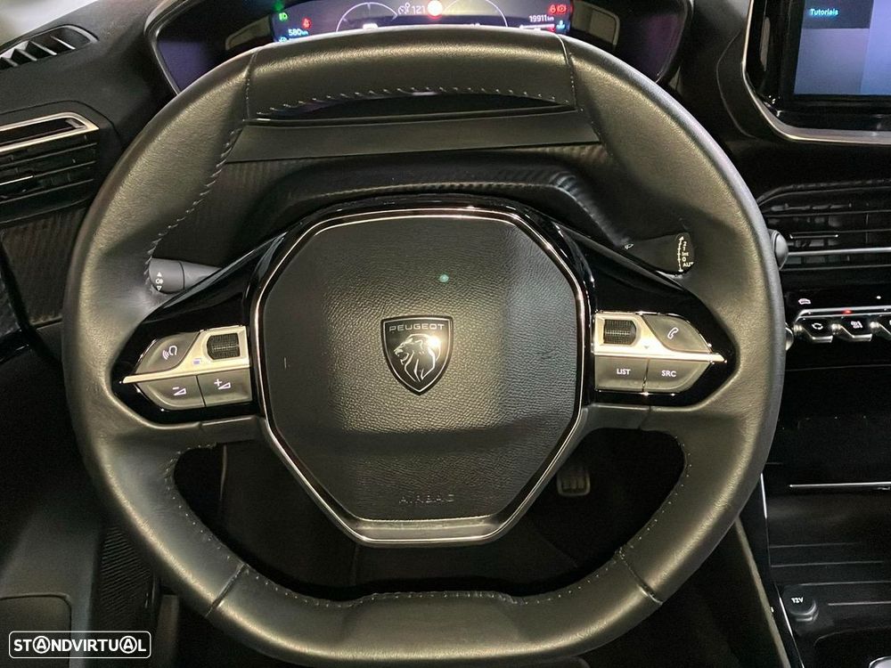 Peugeot 208 - 11