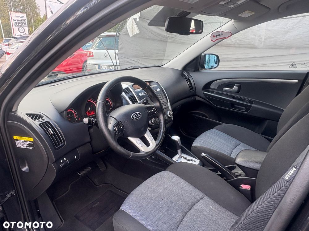 Kia Ceed - 8