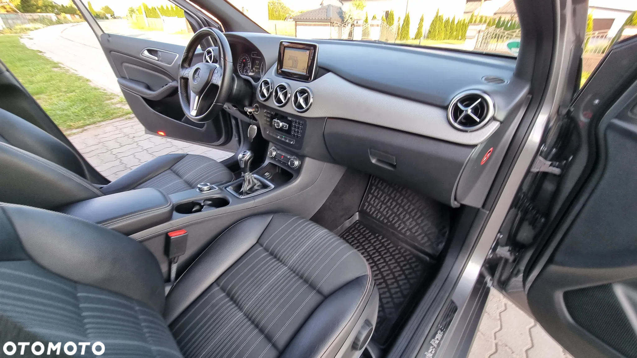 Mercedes-Benz Klasa B 200 AMG Line - 23