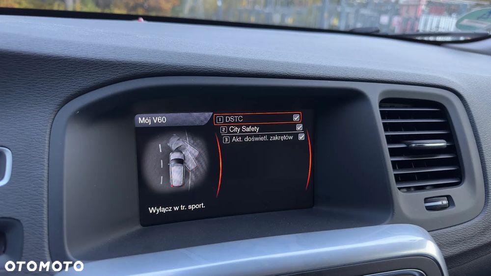 Volvo V60 D3 Momentum - 24