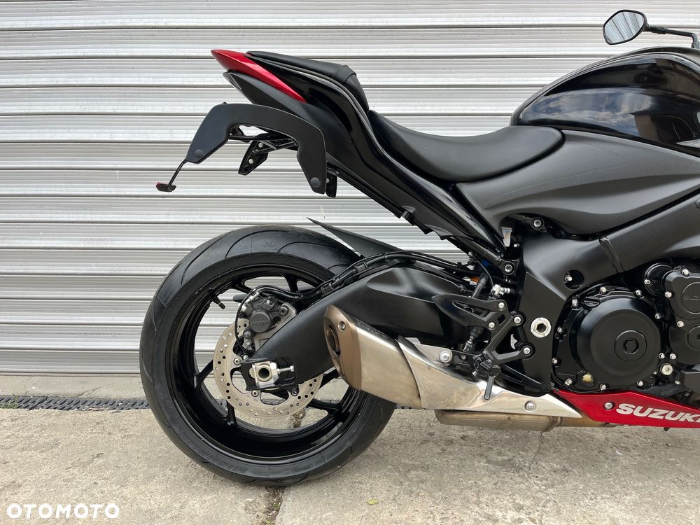 Suzuki GSX 1000 - 36