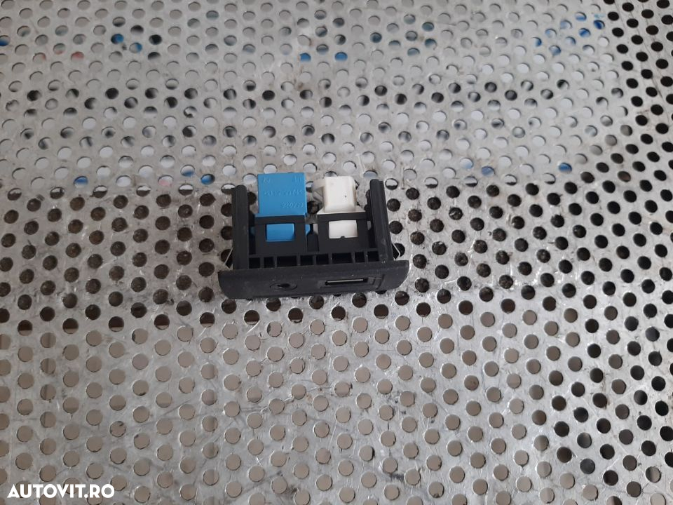 Modul Auxiliar Usb Mercedes Vito Viano V Class W447 Dupa 2014 - 3