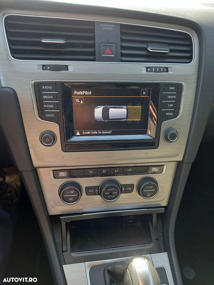 Volkswagen Golf - 9