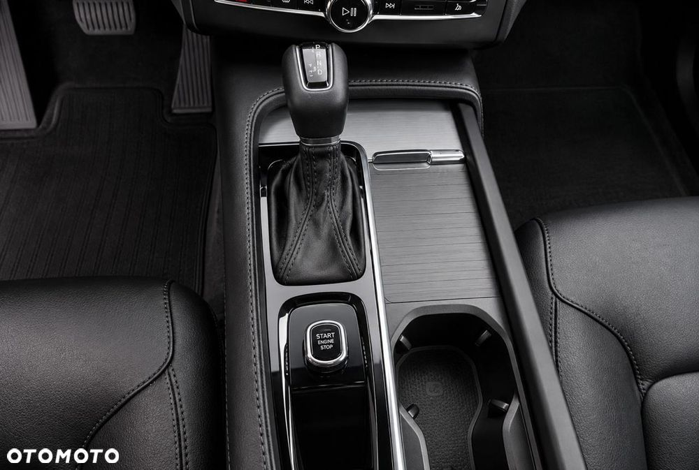 Volvo XC 90 T5 AWD Geartronic Momentum - 25