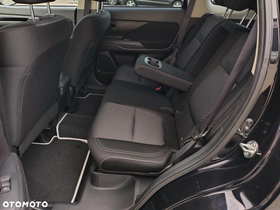 Mitsubishi Outlander - 6