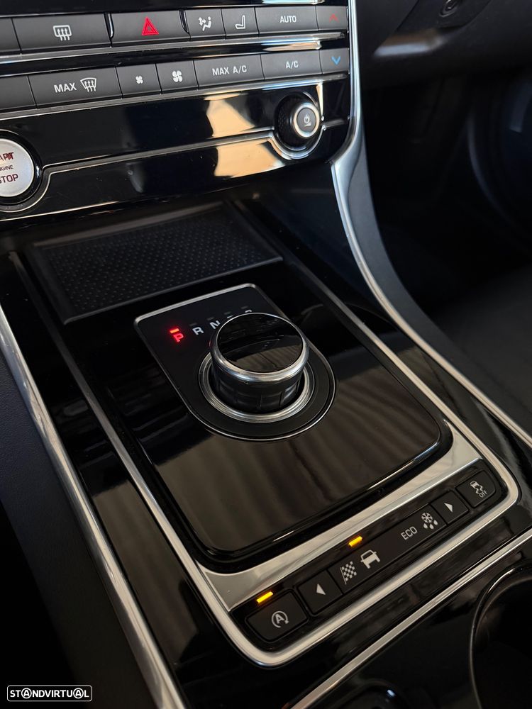 Jaguar XE E-Performance Aut. R-Sport - 24