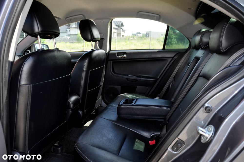Mitsubishi Lancer 1.8 CVT Intense - 29