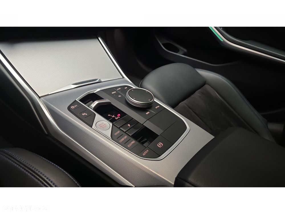 BMW Seria 3 320d xDrive mHEV M Sport - 22