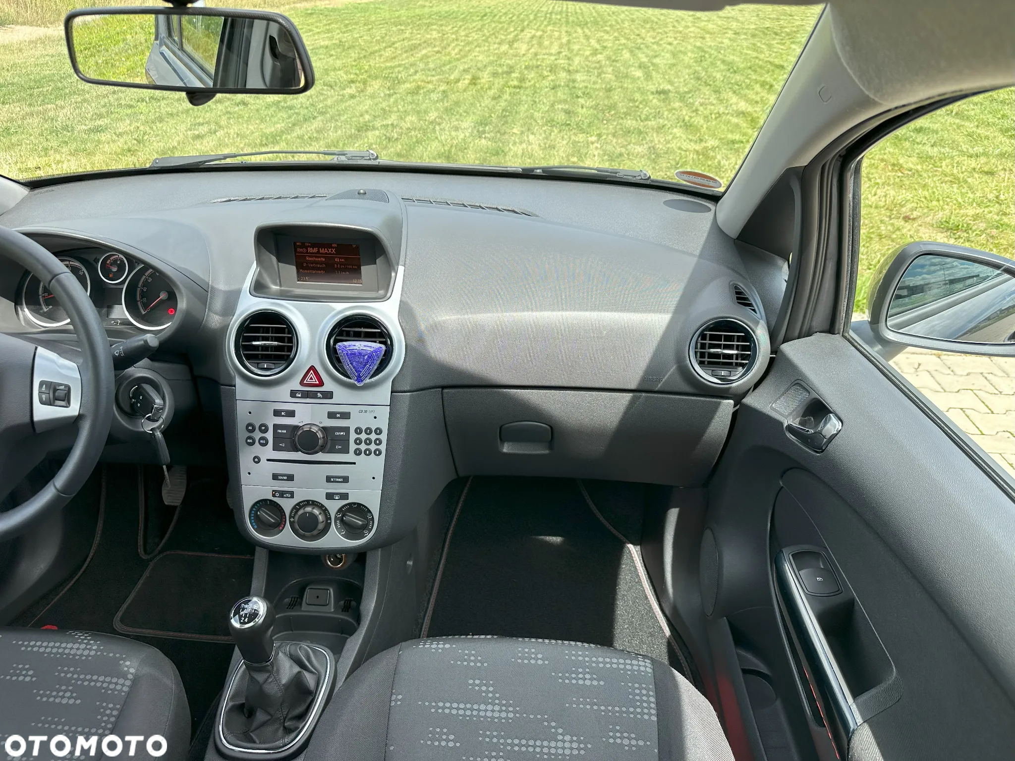 Opel Corsa 1.4 16V Satellite - 33