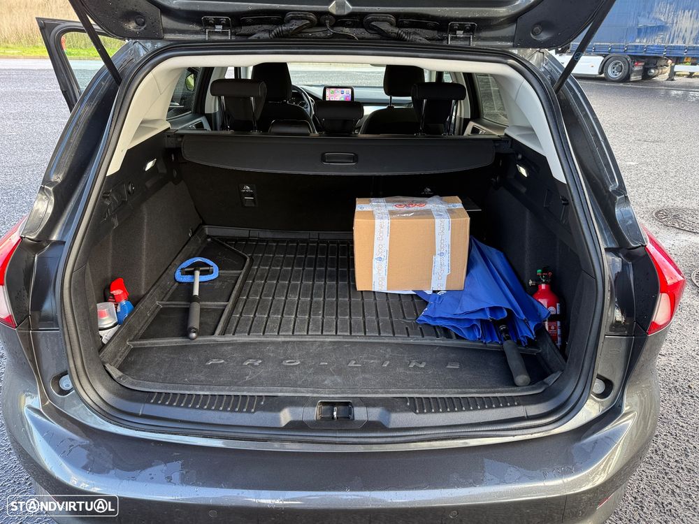 Ford Focus SW 1.5 TDCi EcoBlue Business - 13