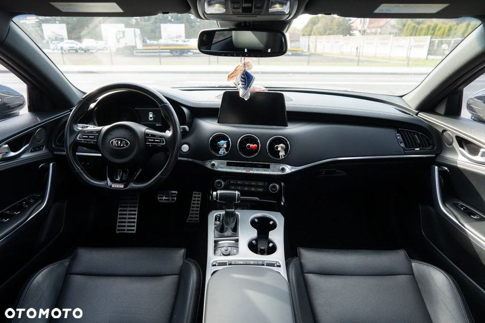 Kia Stinger - 29