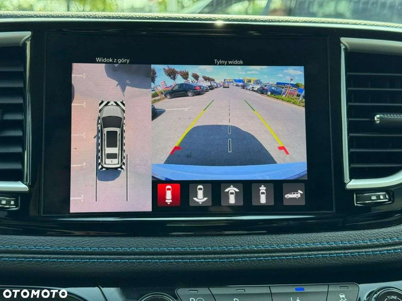 Chrysler Pacifica - 28