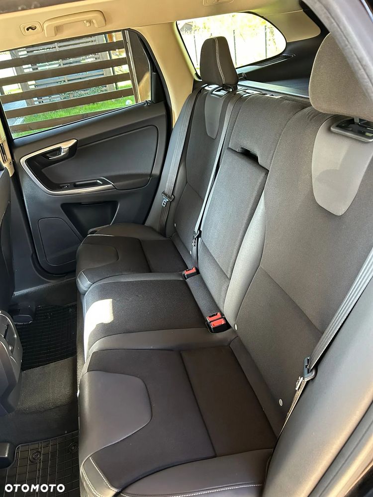 Volvo XC 60 D4 Momentum - 19