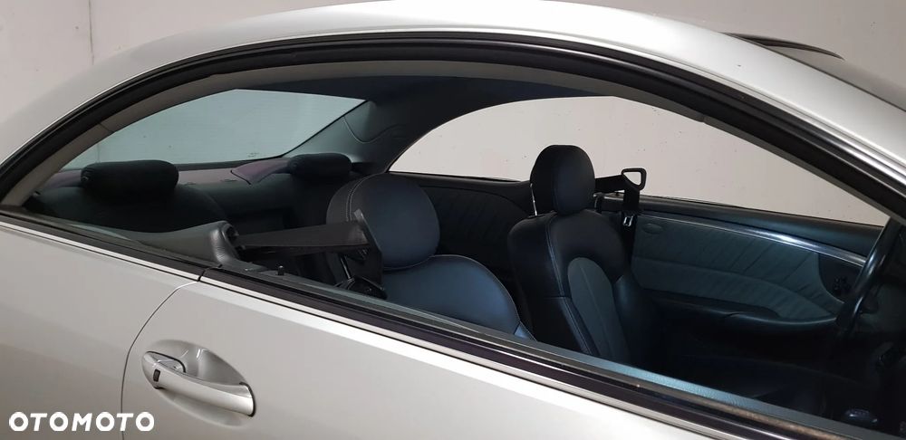 Mercedes-Benz CLK - 23