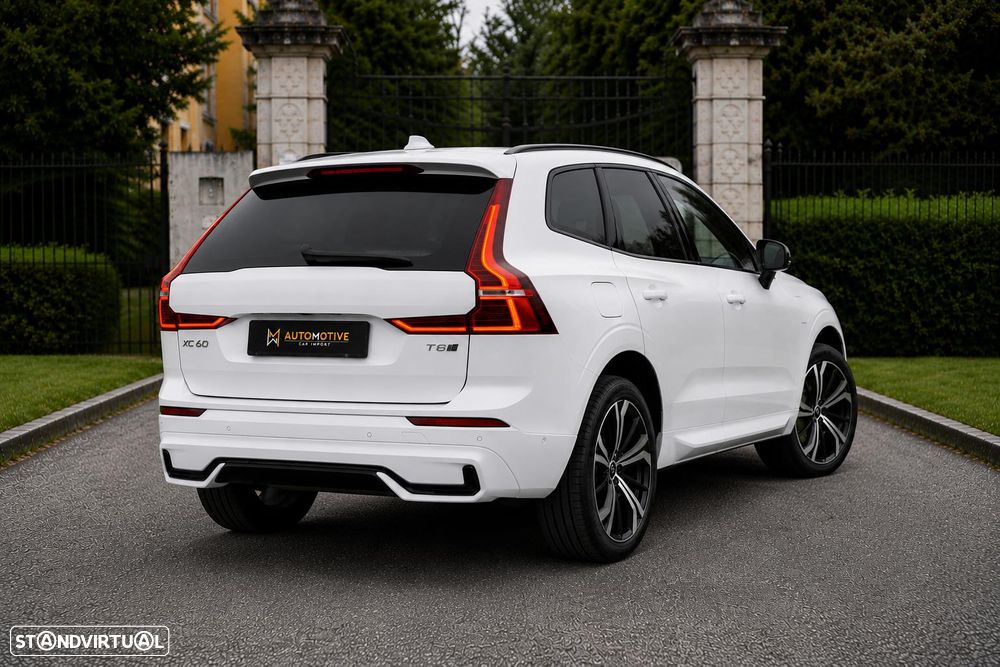 Volvo XC 60 T8 AWD Recharge Plus Black Edition - 5