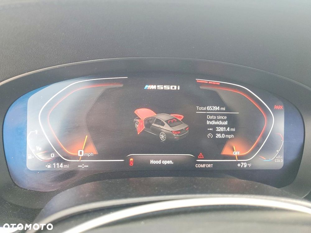 BMW Seria 5 M550i xDrive sport - 9