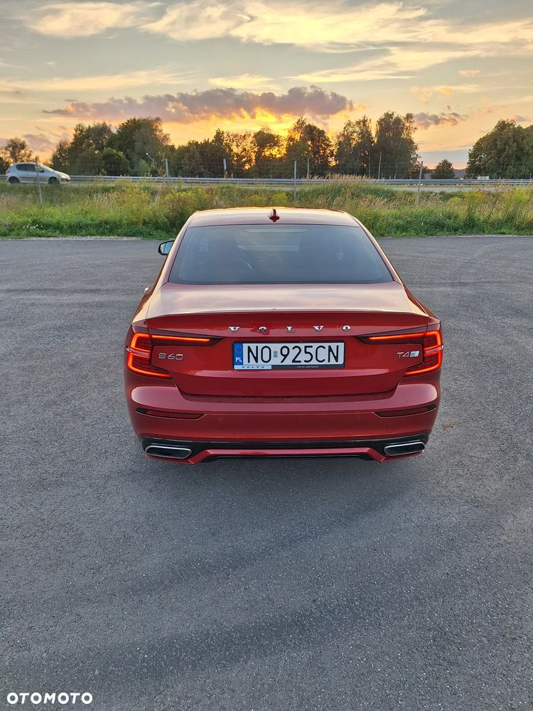 Volvo S60 T4 R-Design - 9