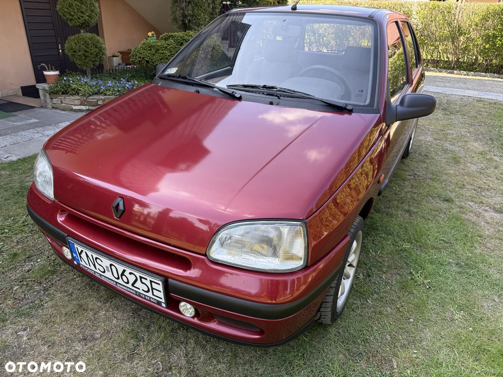 Renault Clio - 1