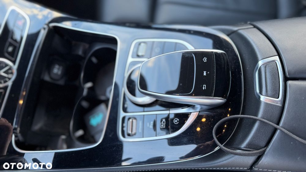Mercedes-Benz Klasa E 400 4Matic 9G-TRONIC AMG Line - 18