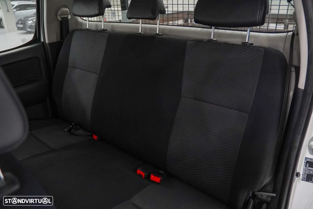 Toyota Hilux 2.5 D-4D 2WD CD AC - 11