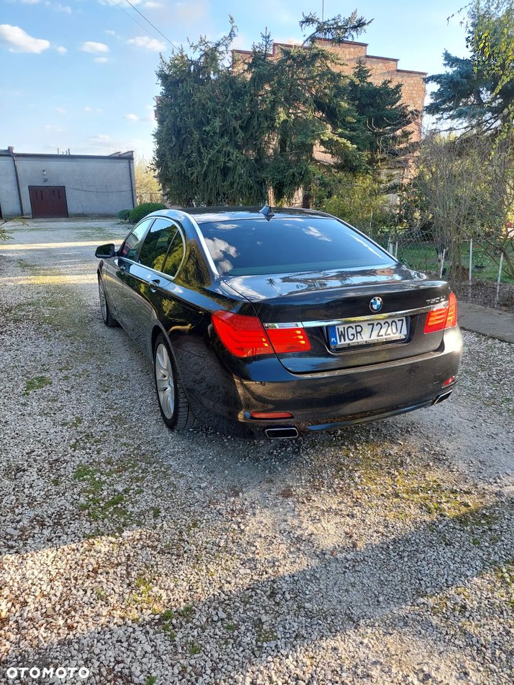 BMW Seria 7 750i L - 6