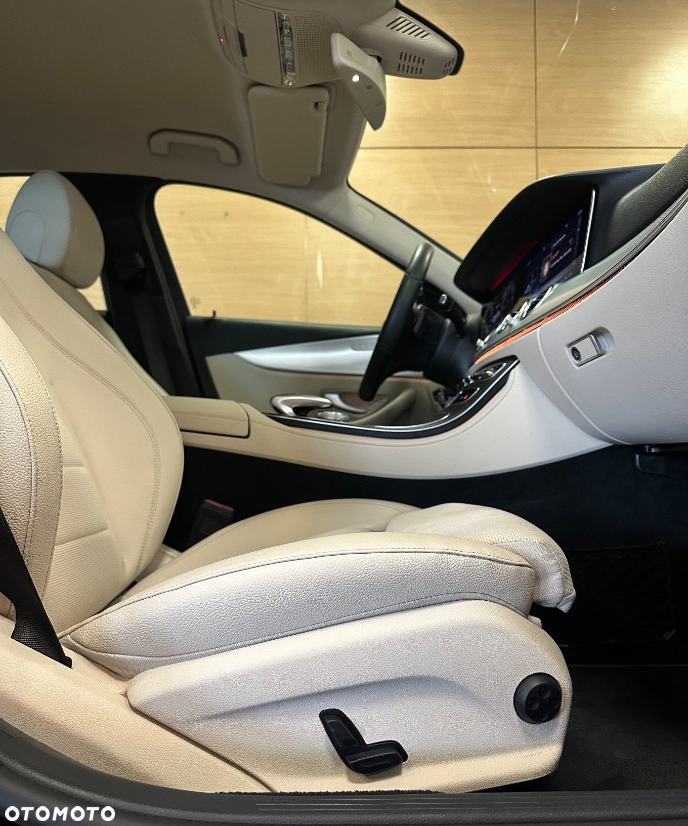 Mercedes-Benz Klasa E 200 d Business Edition 9G-TRONIC - 6