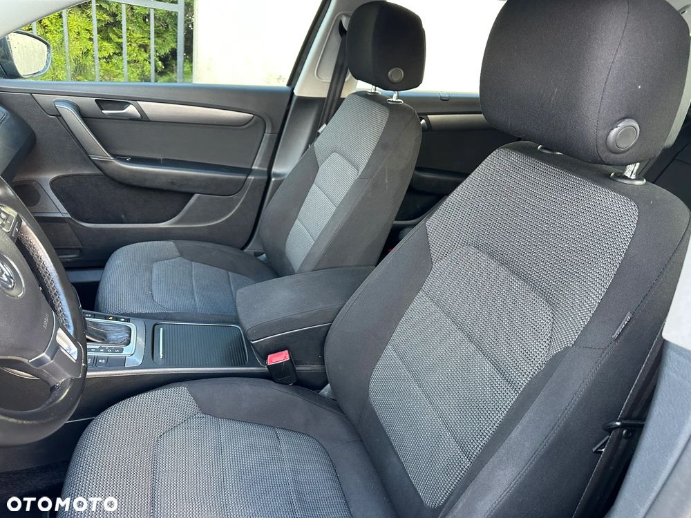 Volkswagen Passat Variant 2.0 Blue TDI DSG SCR Comfortline - 14
